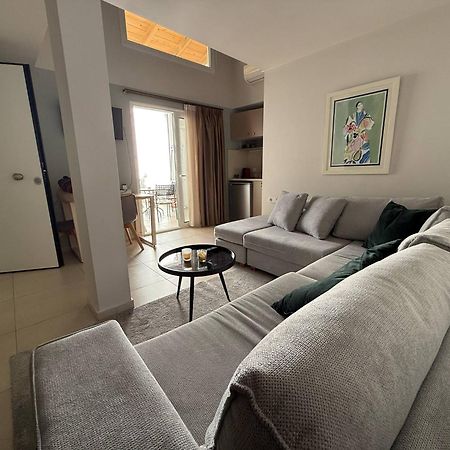 Stylish Studio Apartment - 8F House Calamata Exterior foto