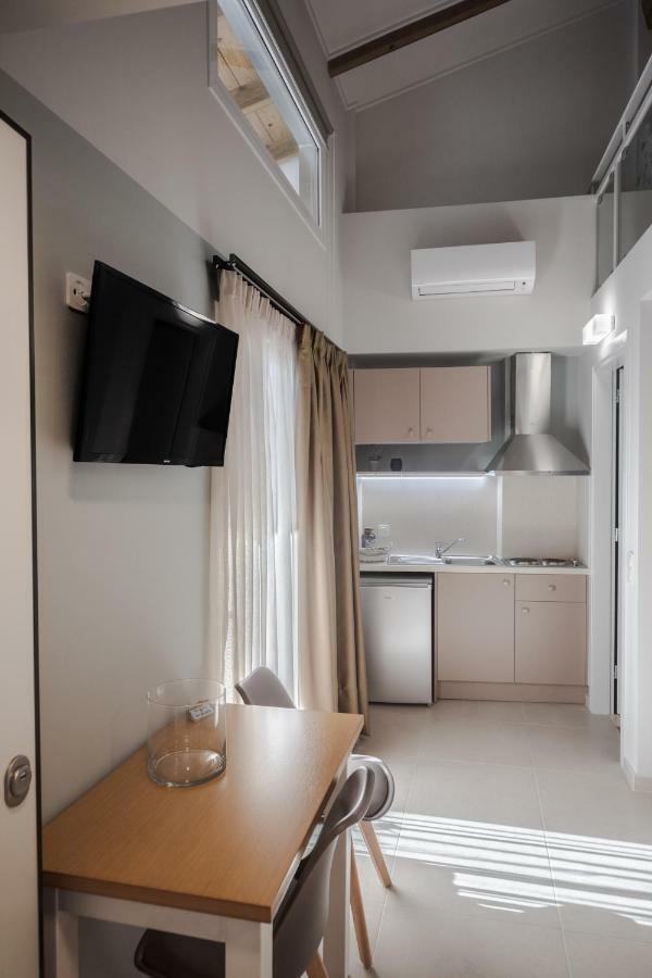 Stylish Studio Apartment - 8F House Calamata Exterior foto
